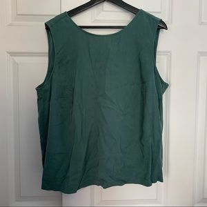 LOFT Plus Shirred Back Shell / Green NWT / Size 14
